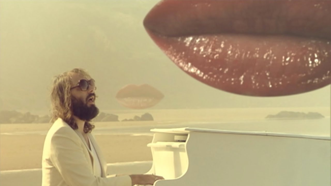 S&eacute;bastien Tellier - Roche (Official Video)