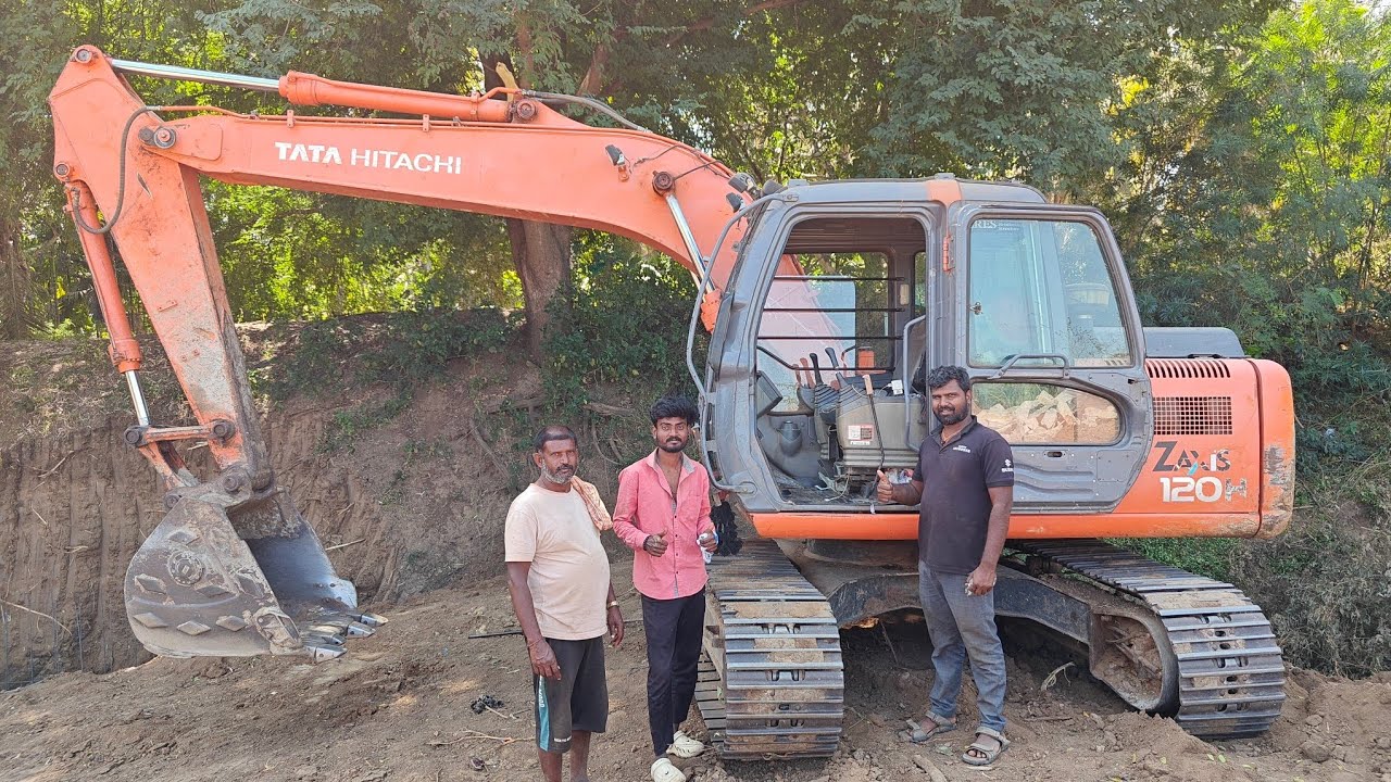Tata Hitachi Zaxis 120H how to change the track adjuster grease seal, Mechanic fixes excavator 💪