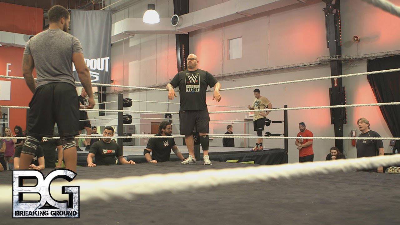 WWE Network: Регал и Блум расстроены из-за проблемы с футворком: WWE Breaking Ground, 2 ноября 20...