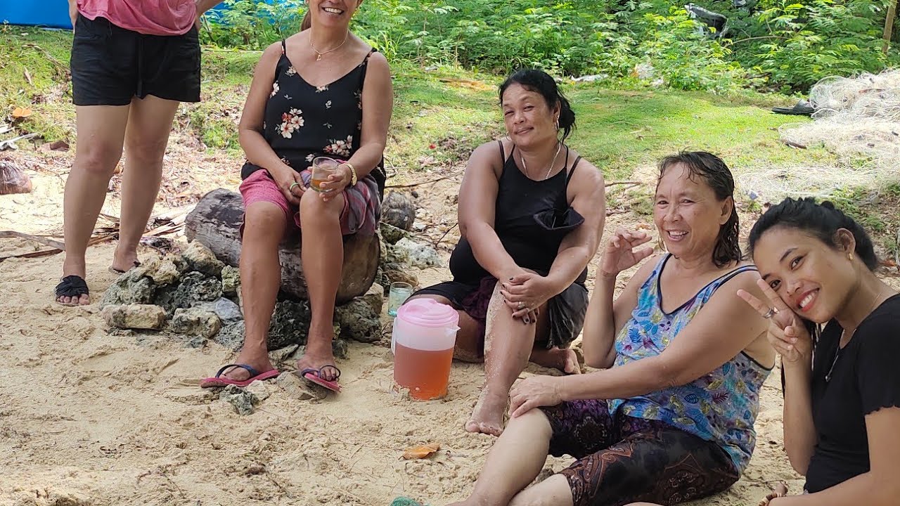 swimming paican family