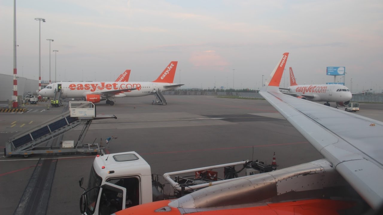 EASYJET A320 *Sharklets* NEW ECONOMY AMSTERDAM-LYON