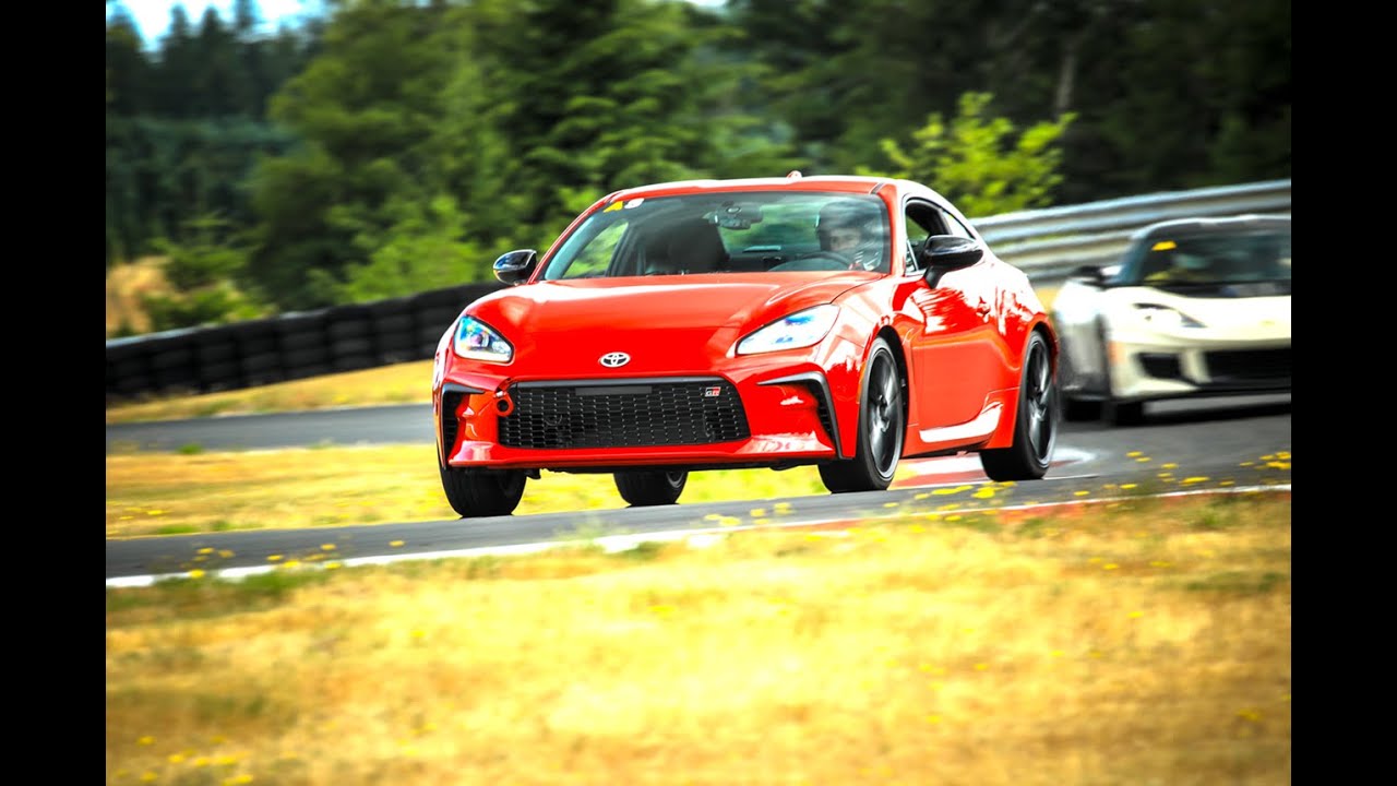Can a GR86 keep up with a 911 on track?