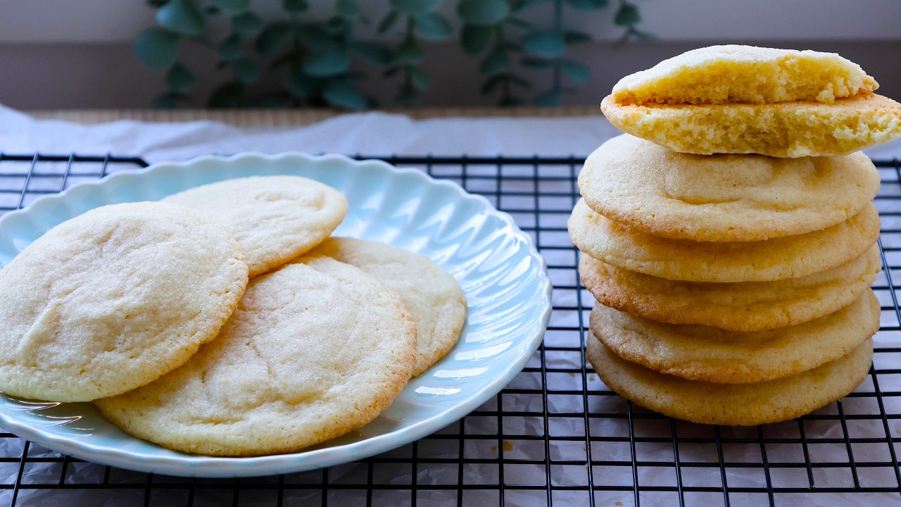Soft And Chewy Classic Vanilla Cookies