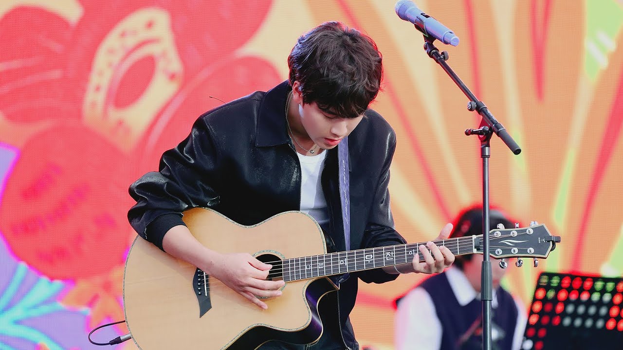 250601 이무진 ❛뱁새❜ 직캠 ⦂ 2025 위버스콘 페스티벌 Weverse Con Festival 4K LEEMUJIN Bird On The Edge fancam