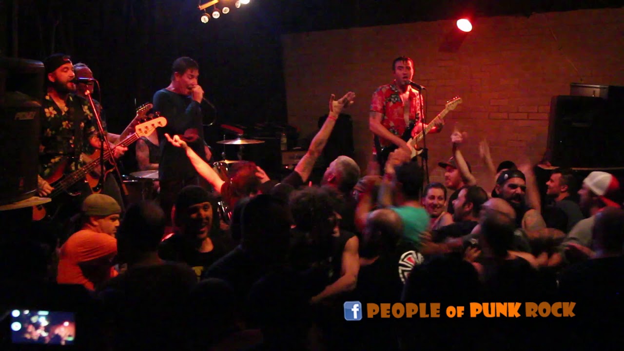 GUTTERMOUTH - Bruce Lee Vs. The Kiss Army @ Rock Caf&eacute; Le Stage, Trois-Rivi&egrave;res QC - 2017-09-14