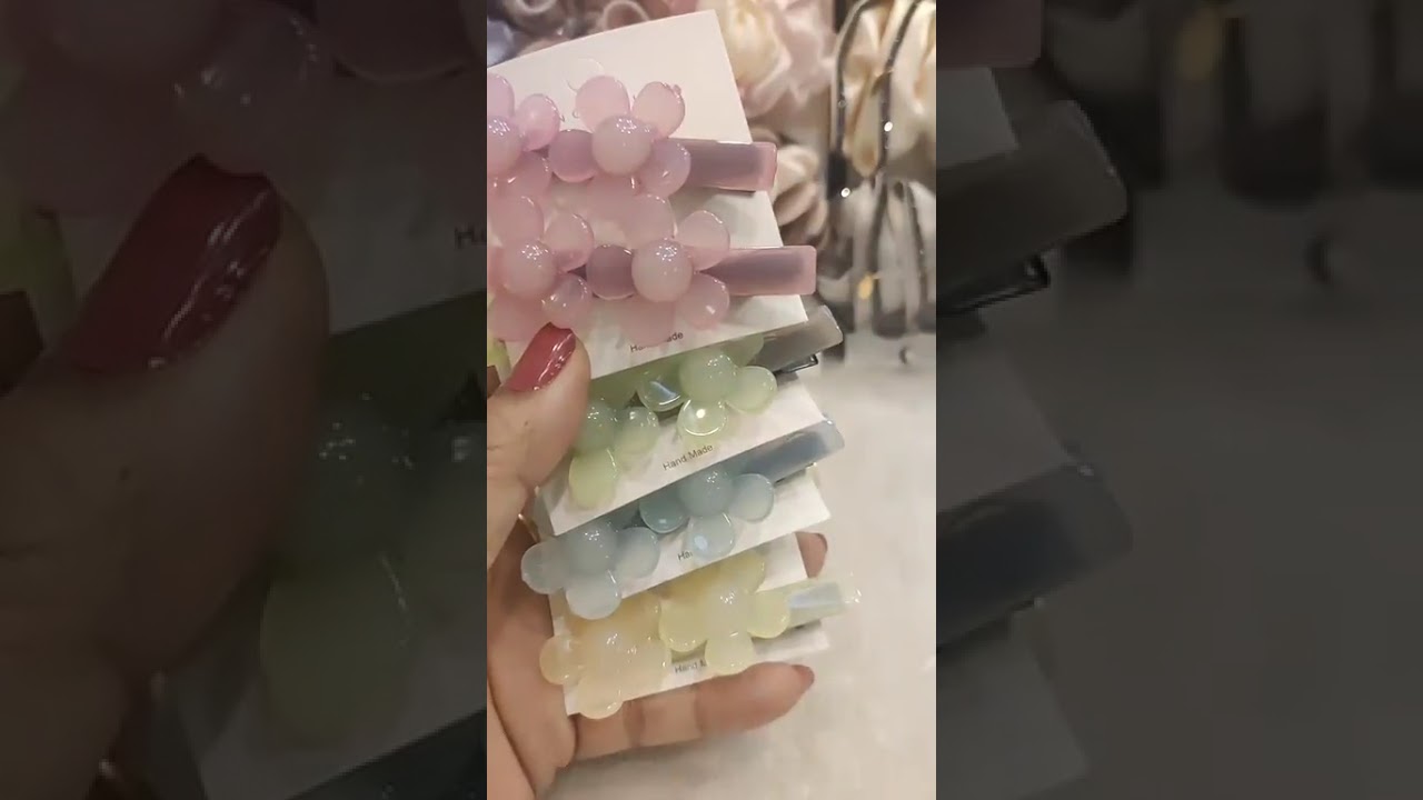 Exquisite hair accessories collection 