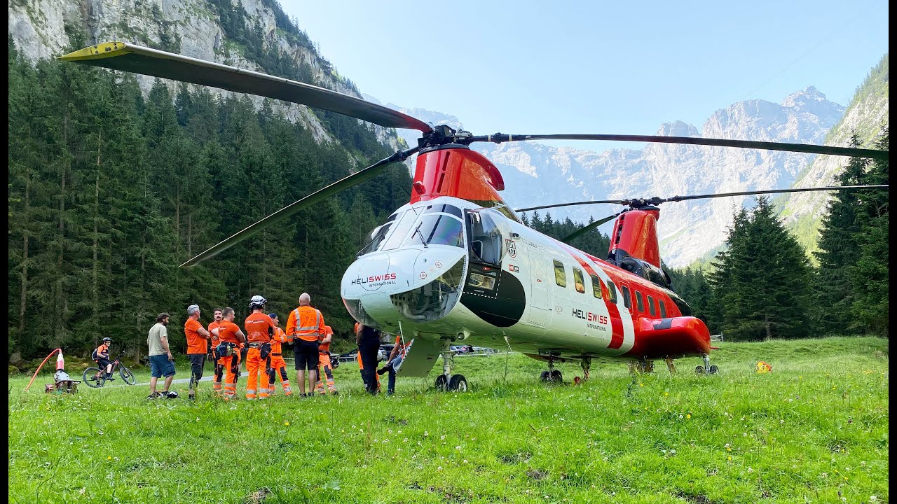 Schwerlast Hubschrauber im Brunnital Uri