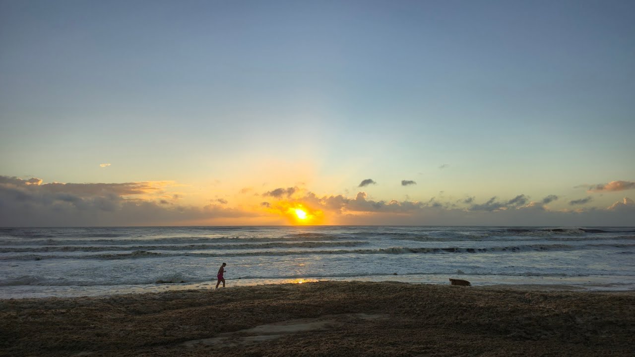 Returning Morning at Mudjimba Beach, Australia | Sunrise 203 – Sea Foam | UHD, 4K