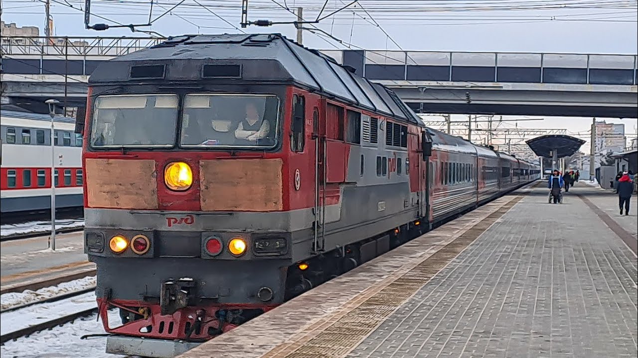 Прибытие ТЭП70-0390 с фирменным поездом №002И «‎Волгоград»‎ Москва - Волгоград