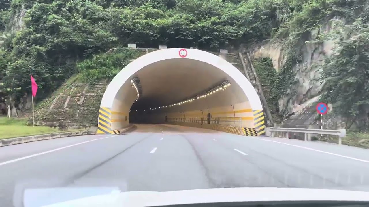 Đi để trở về (Hạ Long - Cẩm Phả, Quảng Ninh )