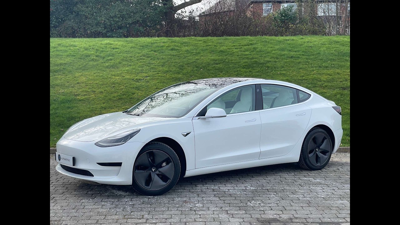 TESLA MODEL 3 Model 3 Standard Range + 4dr