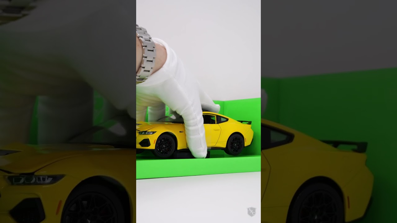 Let&rsquo;s unbox the Welly 1:24 Scale Ford Mustang GT #unboxing #ford #mustang #model #diecast