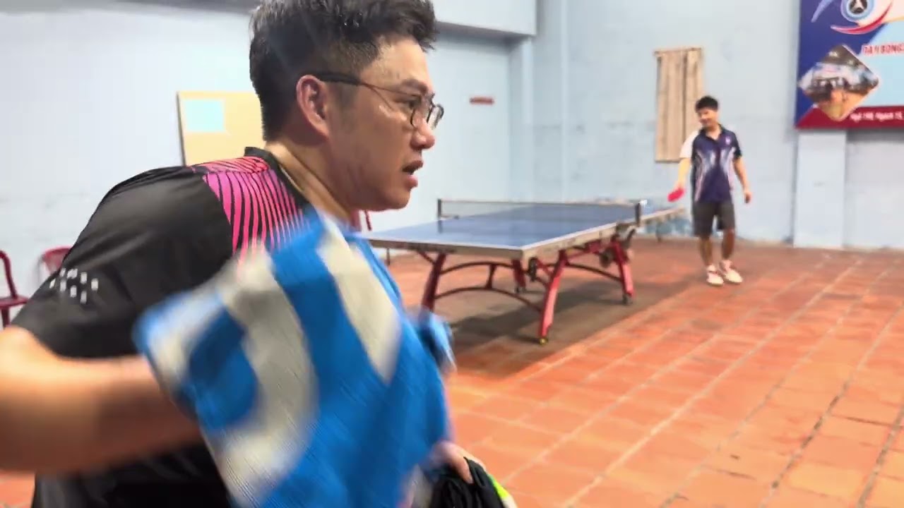 Sơn Nguyễn Tùng pingpong club vs Khánh Sky. Chấp 2 hết.