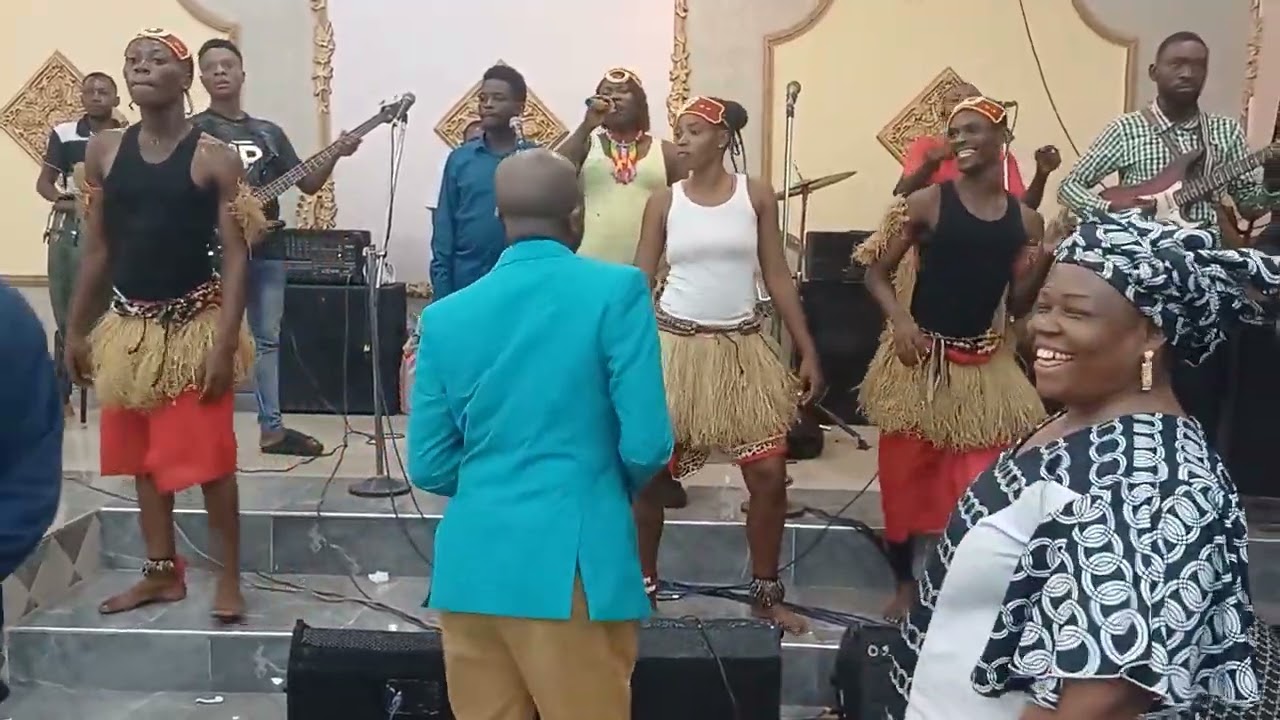 CÉCILE TUSEKU ELAN WA MAMU D'EMMANY SOLO WA NCHINGA ISAMBOMBU (2)