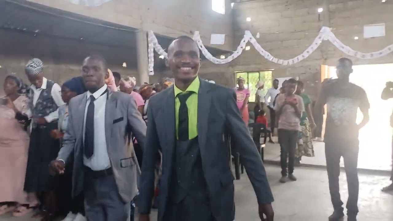 Igreja ev assembleia de Deus pergamo ministerio thlavane...Juventude cristã marcha por maestro Cossa
