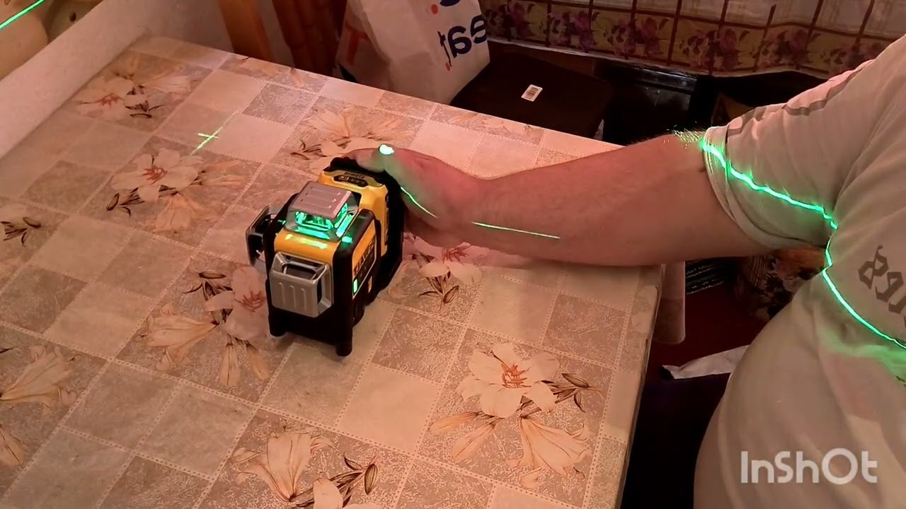 Лазерен нивелир DeWalt DW089LG 12V