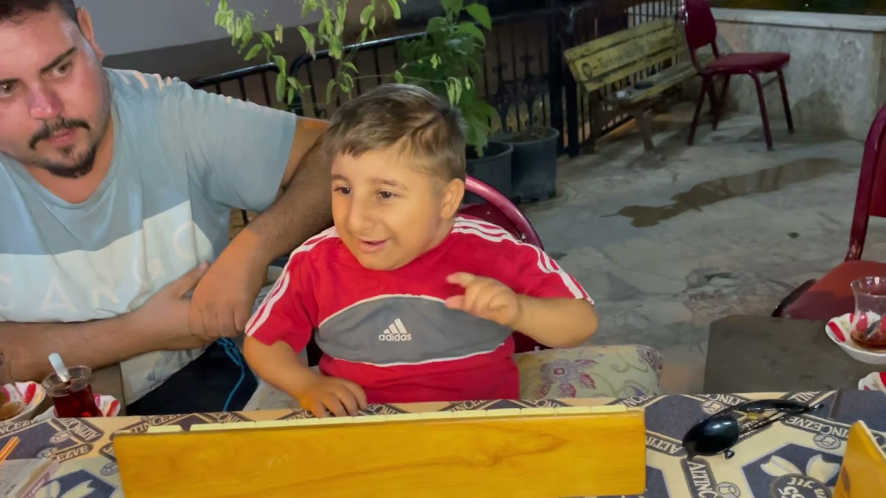 Burak Reis Köy Kahvesinde Okey Oynuyor 😀