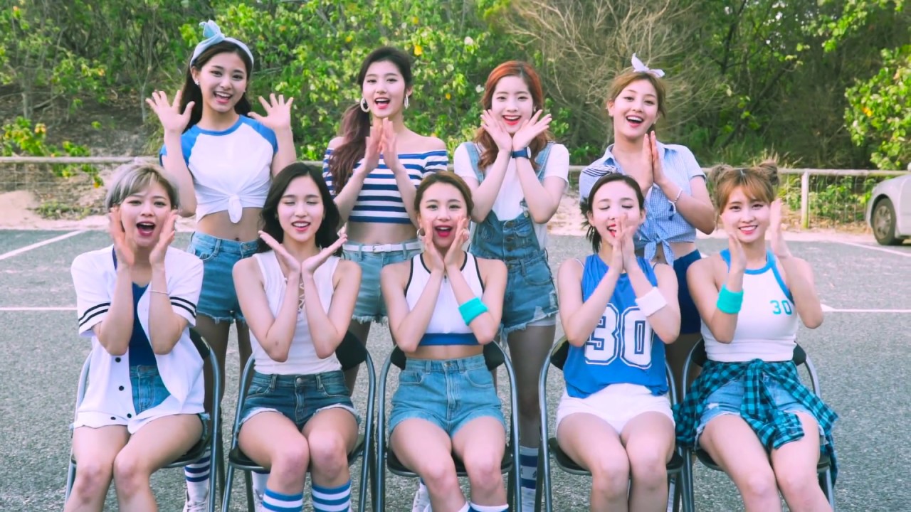트와이스의 포카리스웨트 30주년 축하 영상