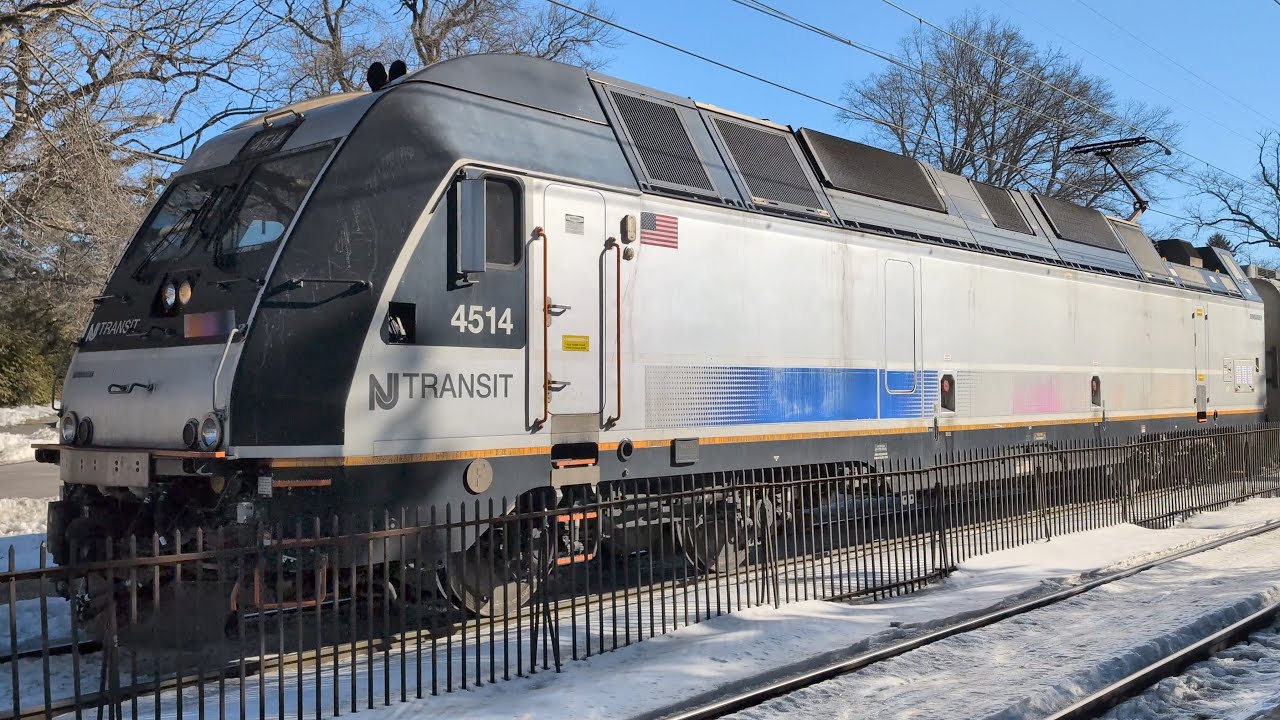 Railfanning NJ Transit at Short Hills 2-9-26: 4640 Disco Stripe Heritage Unit, and 4514 K5LLB horn!