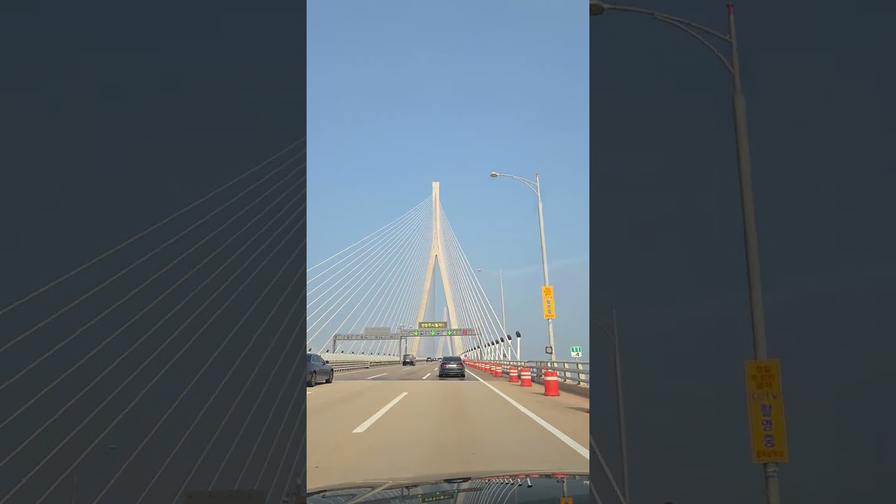 Wonderful Incheon Giant Bridge to the airport in KOREA.