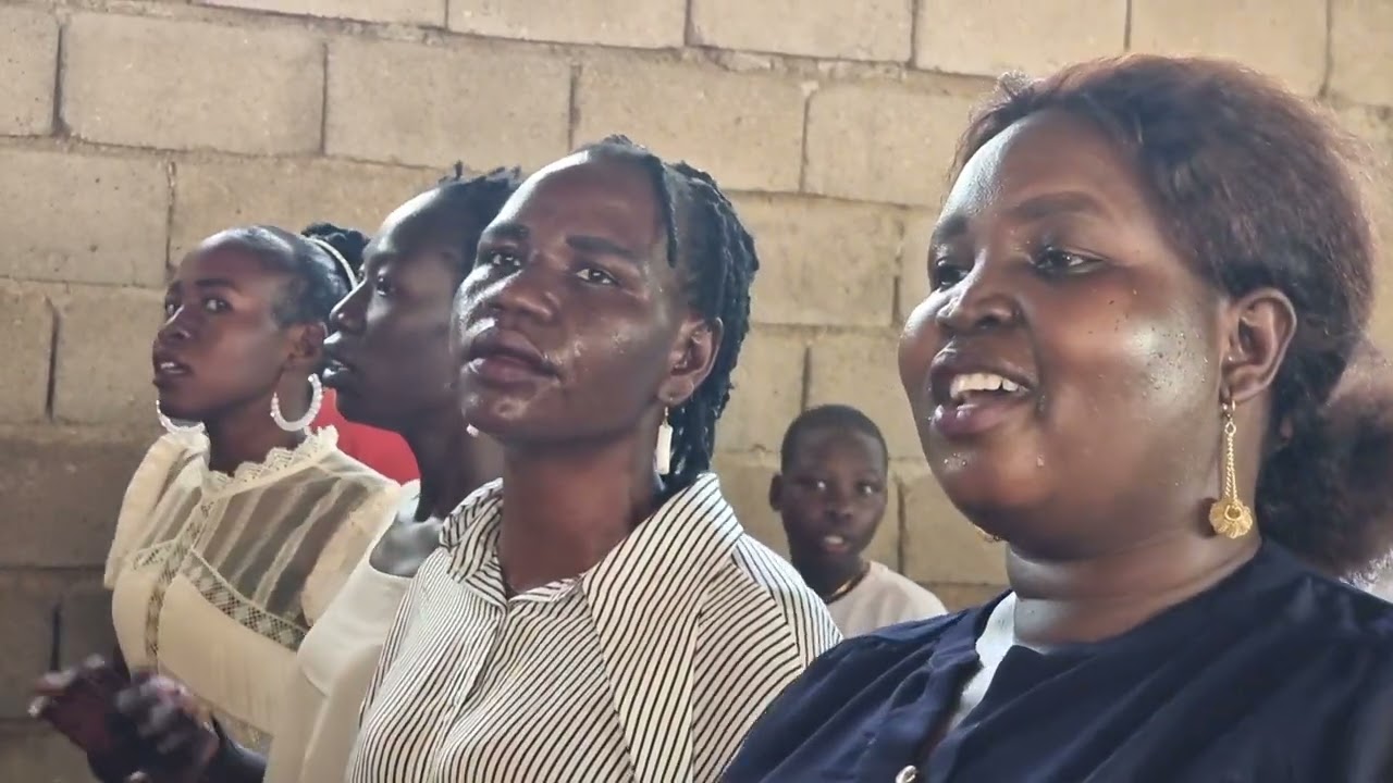 St. Peter Clever Choirs- Maria e ya (Otuho language)