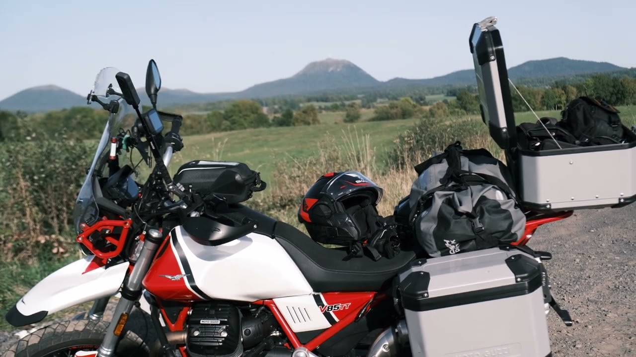 ROAD TRIP AUVERGNE 2023 - MOTO GUZZI V85TT