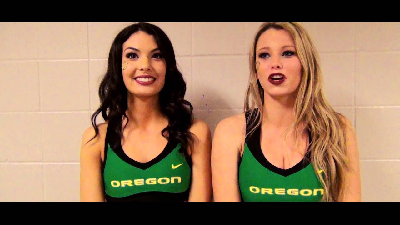 Oregon Cheer at the 2016 Valero Alamo Bowl