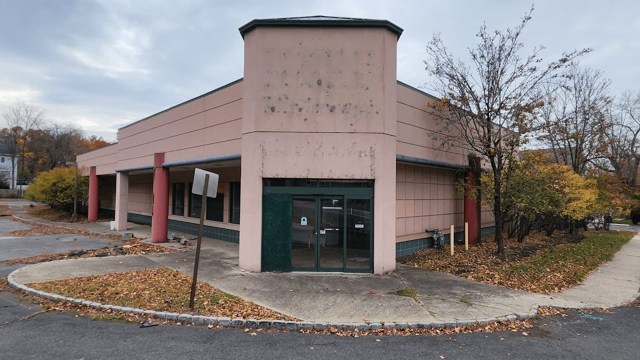 Abandoned Walgreens in Little Falls, NJ