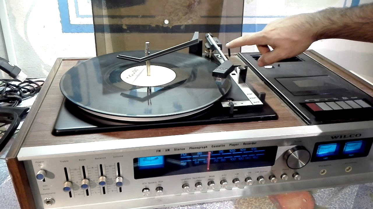 Test stereo con giradischi automatico
