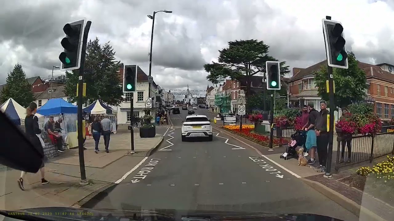 Wolverhampton Taxi Plated Uber is Plying for Hire on Bridge street Taxi Rank in Stratford-upon Avon