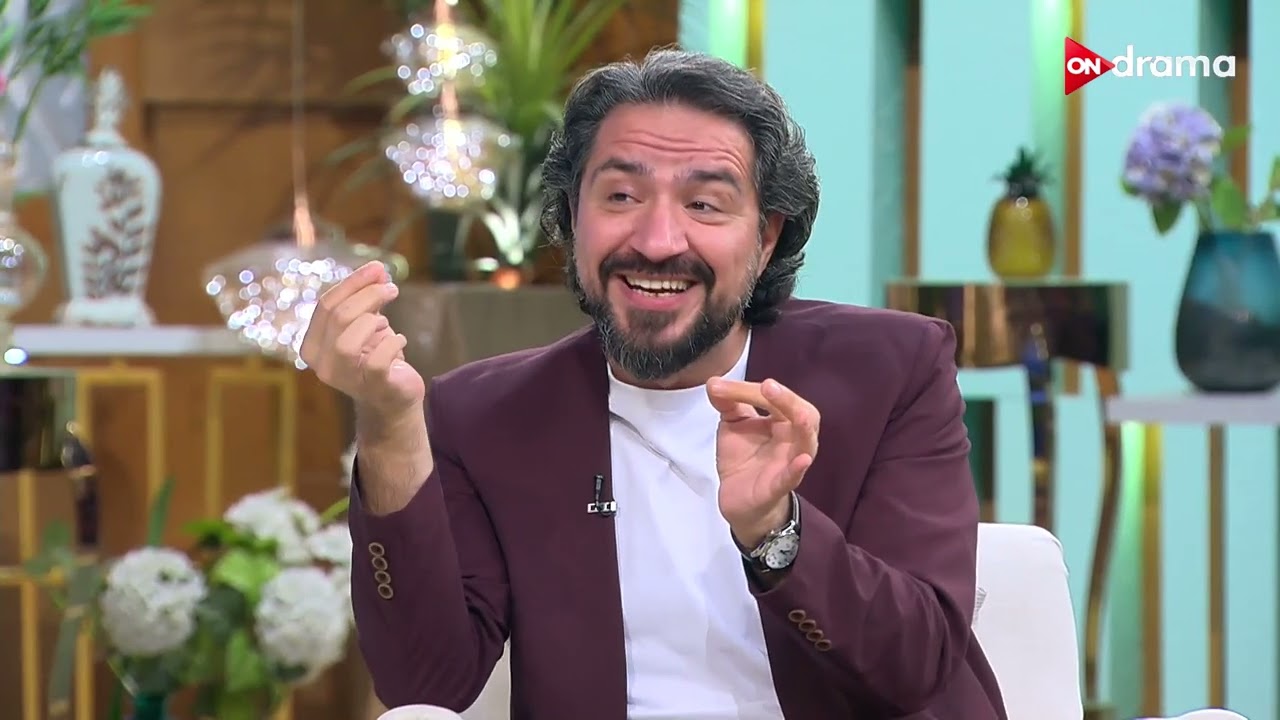 ‏كان بيبيع طرح في السعودية😂..مش هتصدق الفنان 