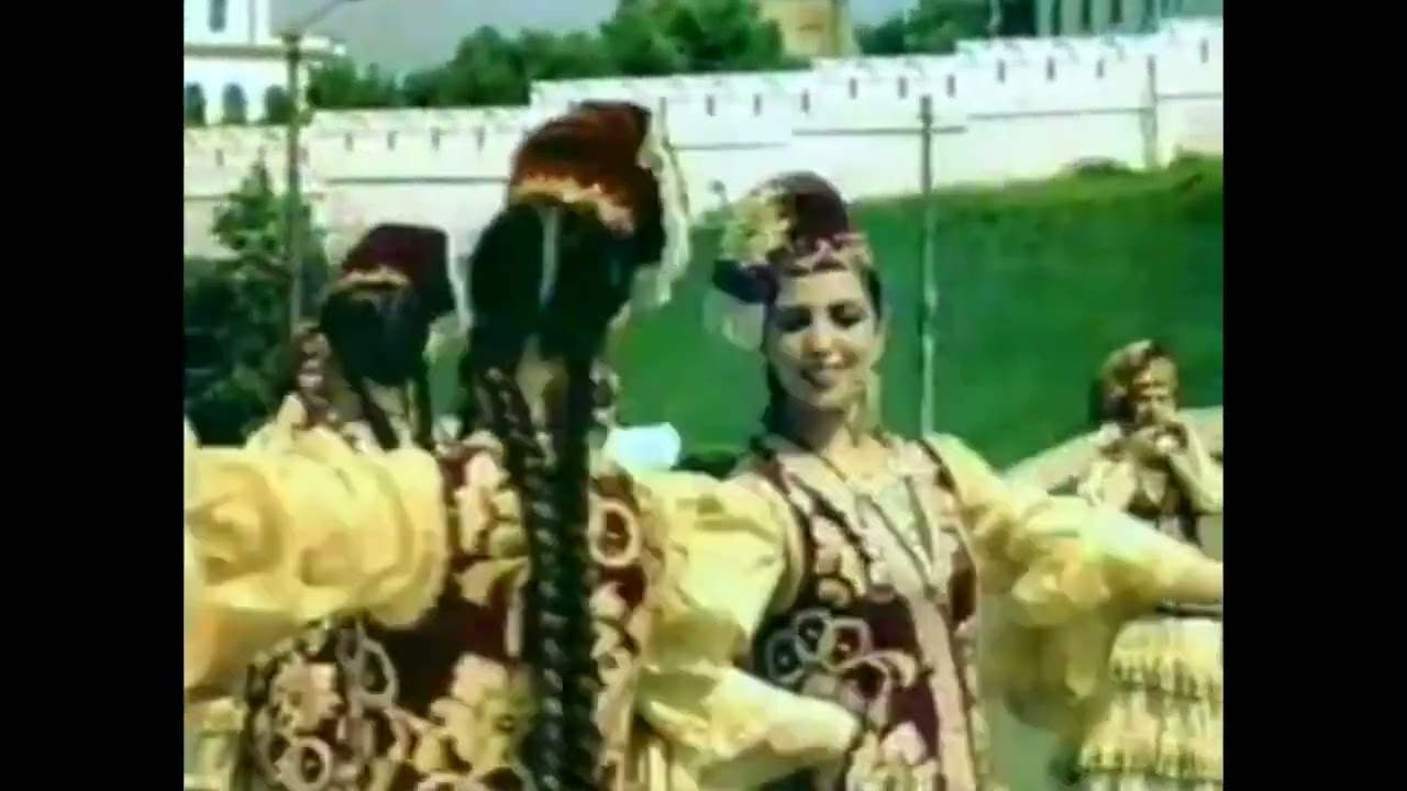 Сценический костюм и Старинный танец девушек – Государственный ансамбль песни и танца РТ, 1985 год