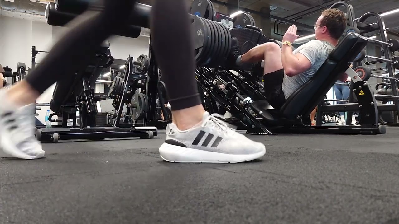 400 kg x 6 wypychanie nogami na suwnicy