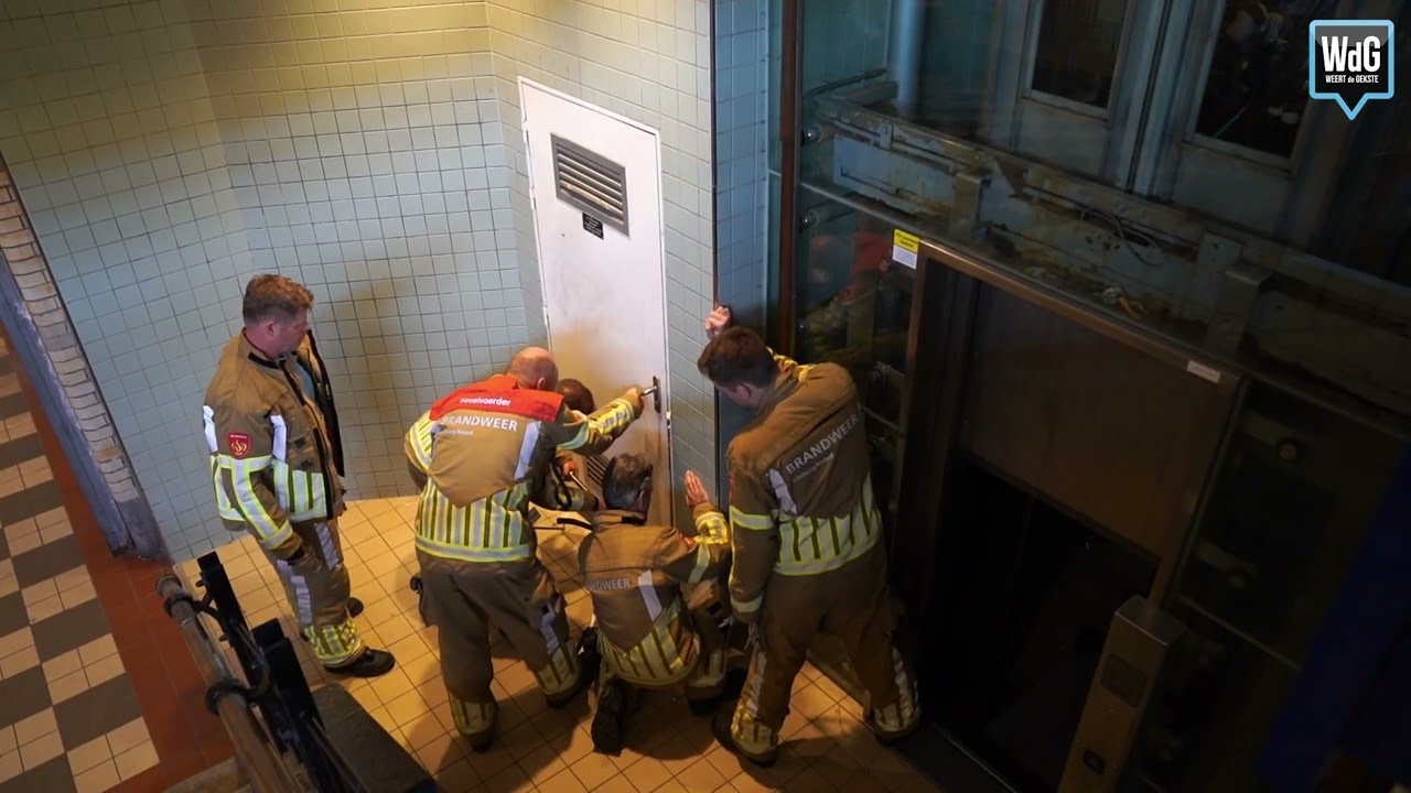 Vier mensen uit lift bevrijd op NS station