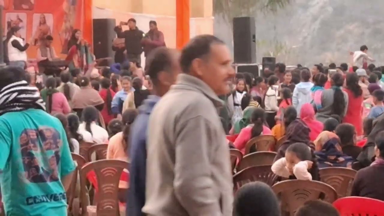 श्रीकोट श्रीनगर में हिंदू सम्मेलन कार्यक्रम में👉😱🥹 गढ़वाली गीतों की रही धूम सभी लोग नाचने लगे. 💃💃💃