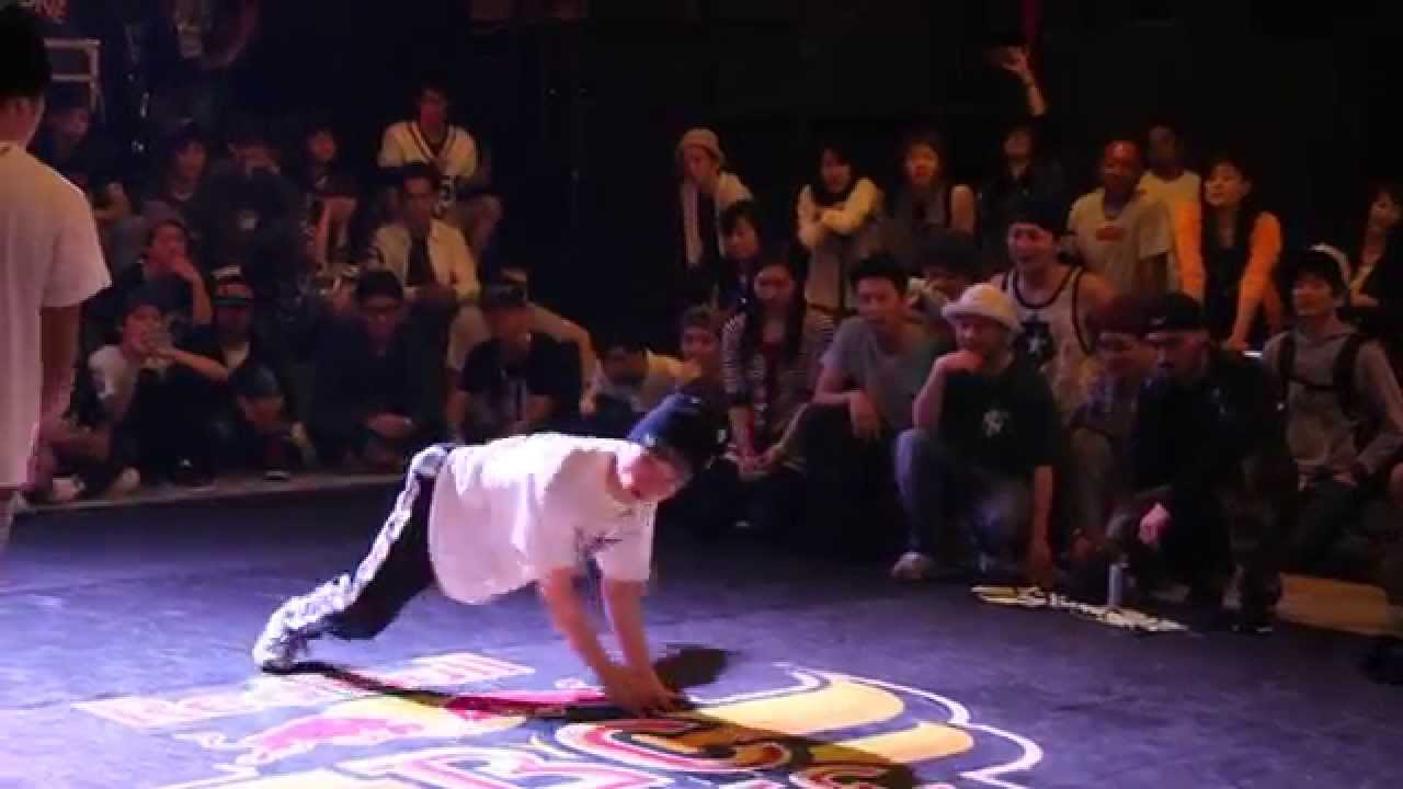 Final. Bboy Wu-tan vs Jun (Good Foot crew). Red Bull BC One Osaka Cypher 2015