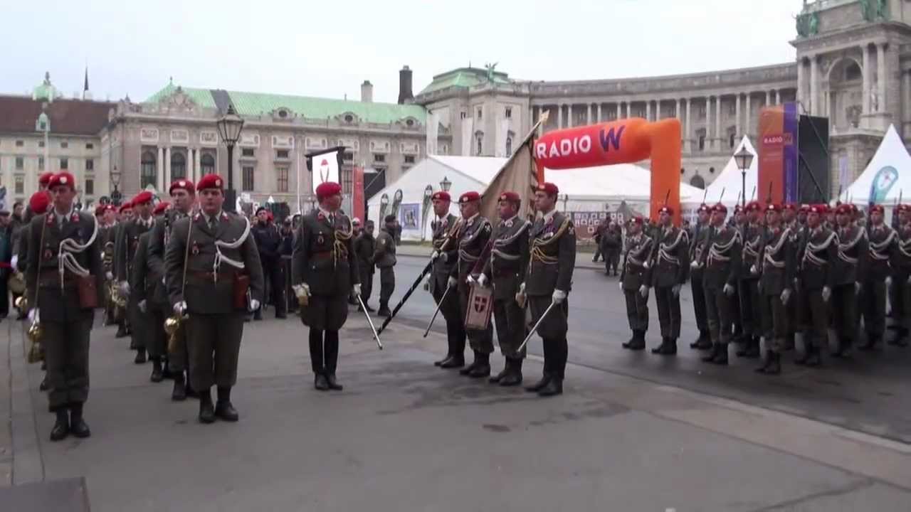 26. Oktober 2012 - Nationalfeiertag - Kranzniederlegung Bundespräsident - 4.GdKp und GdMus - HD