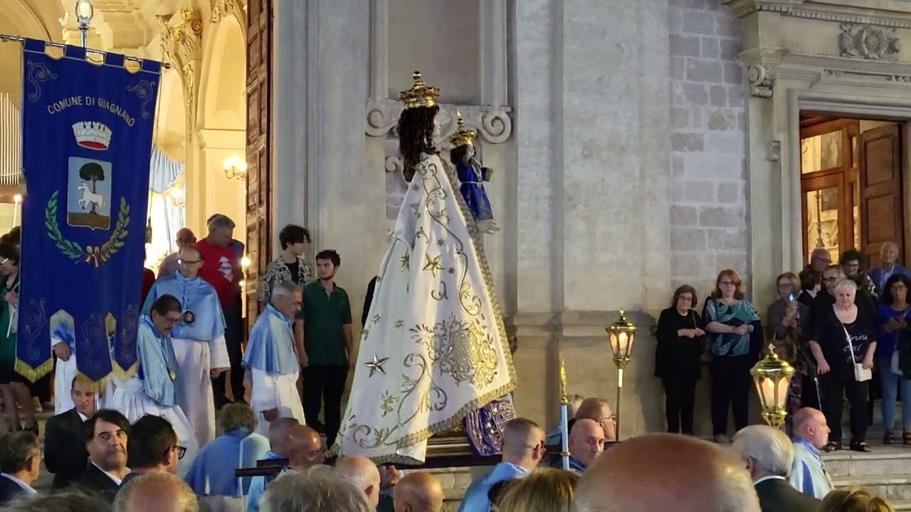 Guagnano (Le) avvio processione Madonna del Rosario 6 ottobre 2023