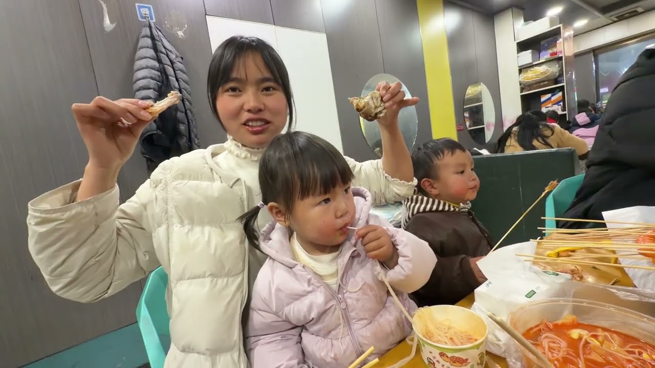 小琴娘家人从四川来到贵州，大家族终于团聚了