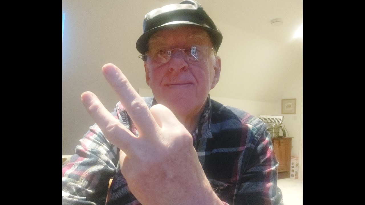 Bass fingering.  Which to use? 3 or 4?  All is explained.