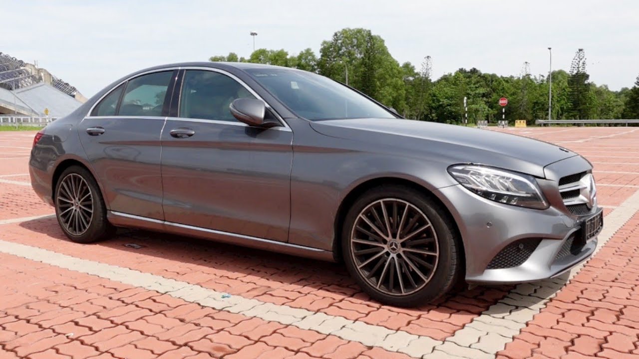 2019 Mercedes-Benz C 200 Avantgarde Start-Up and Full Vehicle Tour