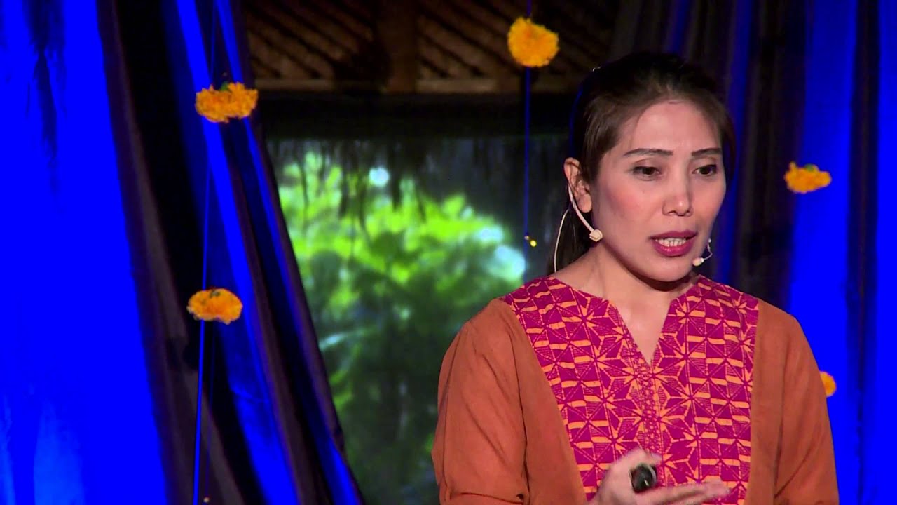 Batik design by algorithm? | Nancy Margried | TEDxUbud