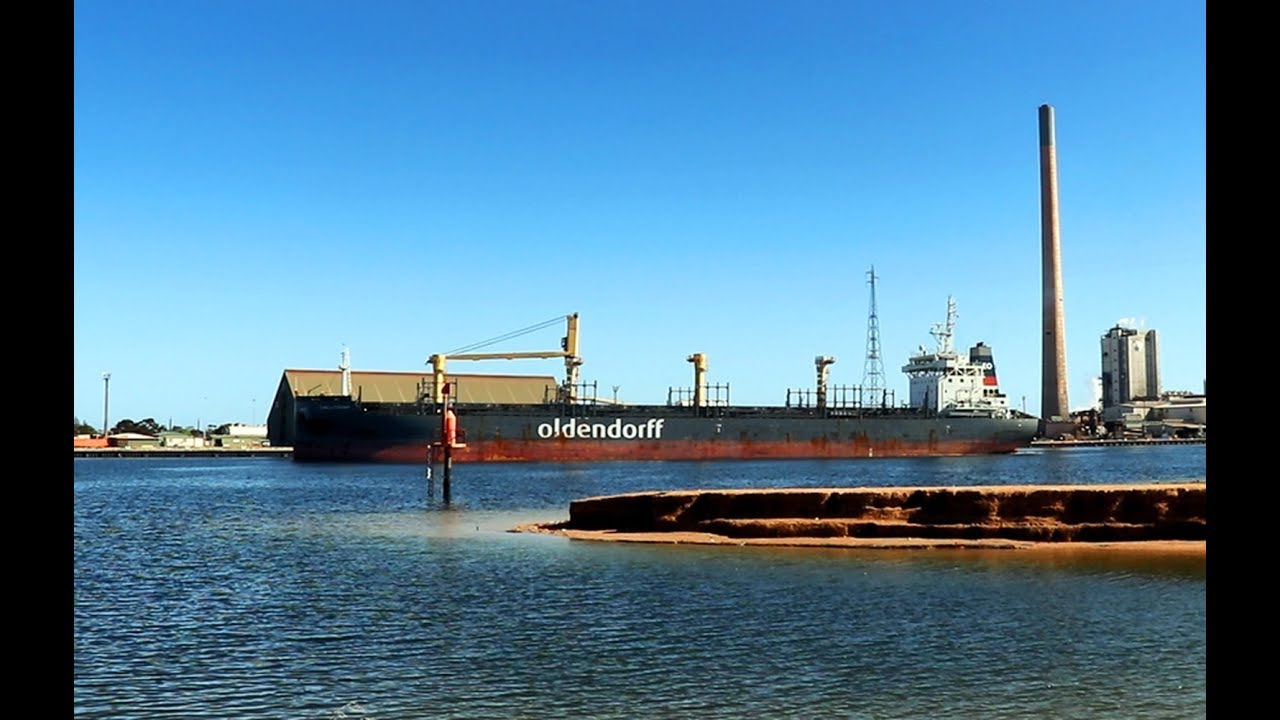 Arrival of the Erna Oldendorff