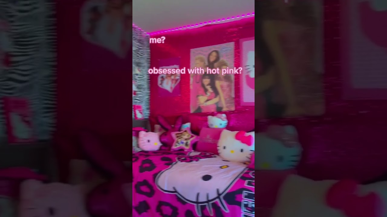 😍😍😍 #hellokitty #y2k #mcbling #pinkgirl #2000s #dormroom