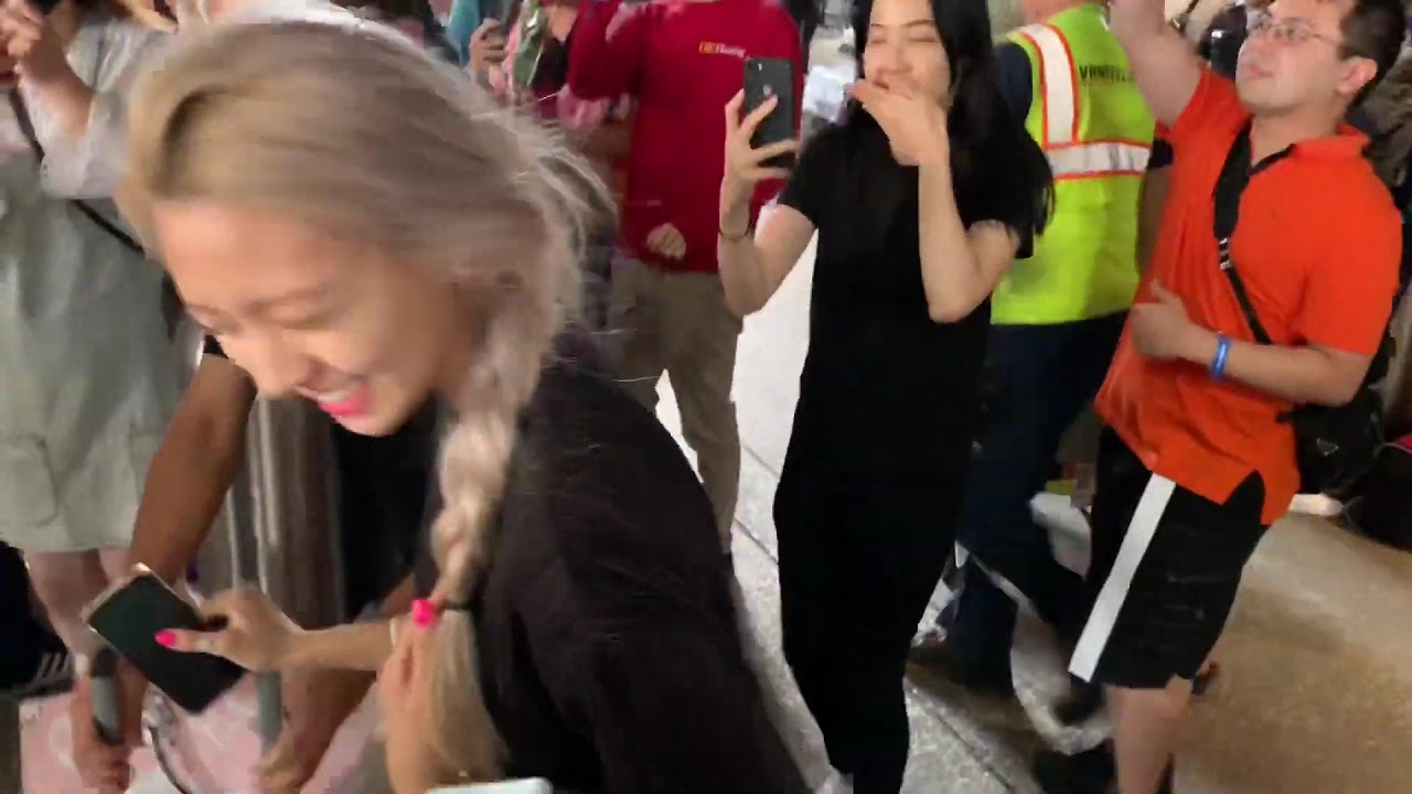 [FANCAM] 190817 ITZY arriving @ LAX for KCon Los Angeles