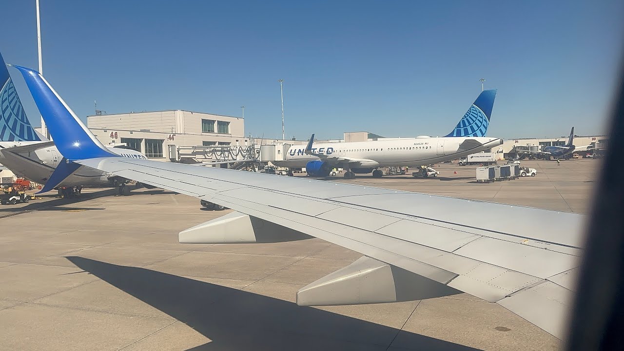 United Airlines UA447 Boeing 737-900ER - Landing in Orlando (MCO) from Newark (EWR)