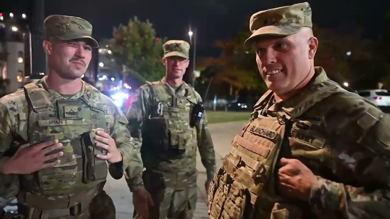 Да благословит Бог Америку и нашу любимую столицу Вашингтон, округ Колумбия.