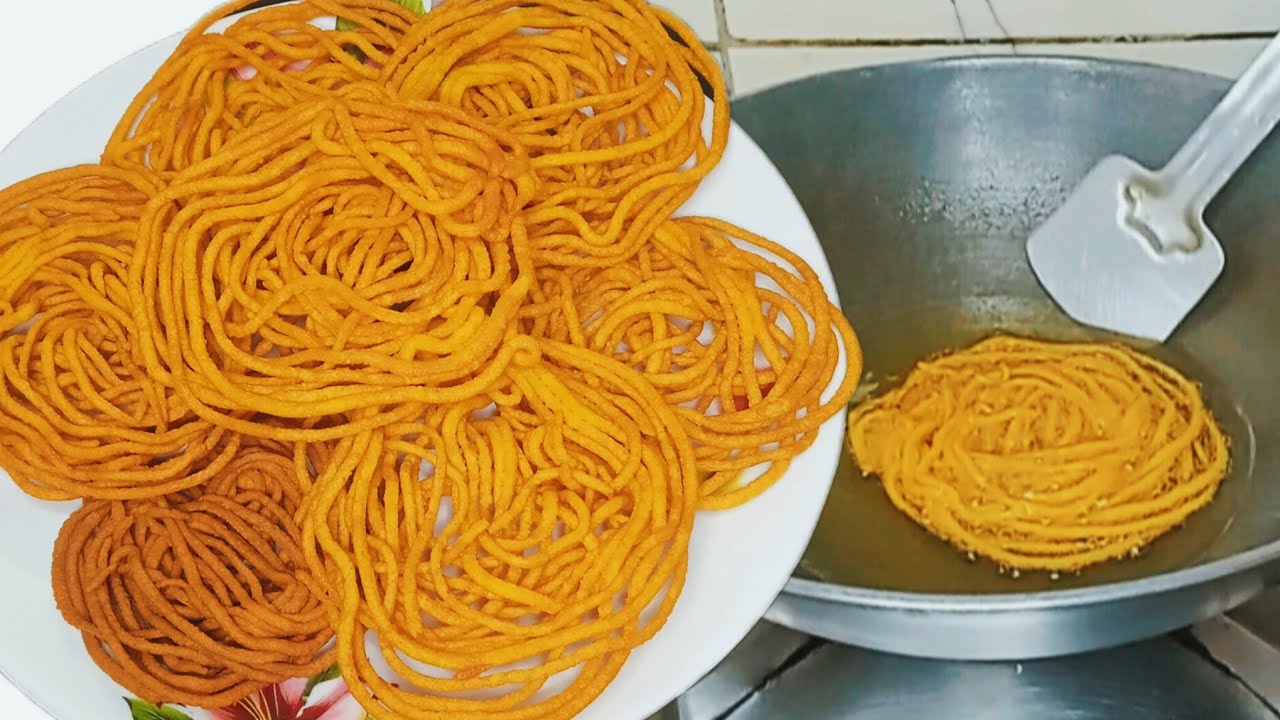 মেশিন ছাড়া হাত দিয়ে খুব সহজে বাড়িতে বানাও একদম দোকানের মতো ঝুড়ি ভাজা। jhuri bhaja recipe 