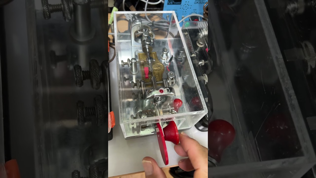 The Morse code by four bug keys (GHD/J-36/Vibroplex/Himond)
