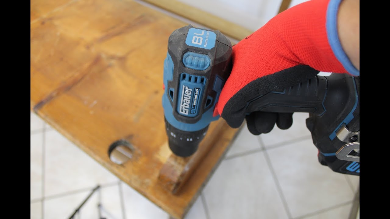 L'outillage &eacute;lectroportatif indispensable pour relooker ses meubles.